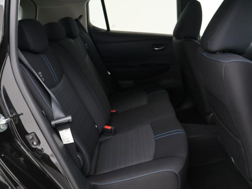 Nissan Leaf N-CONNECTA 40 KWH *8.228 KM* ADAPTIVE CRUISE / 360 CAMERA / STANDKACHEL / APPLE CARPLAY ActivLease financial lease