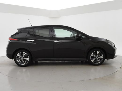 Nissan Leaf N-CONNECTA 40 KWH *8.228 KM* ADAPTIVE CRUISE / 360 CAMERA / STANDKACHEL / APPLE CARPLAY ActivLease financial lease