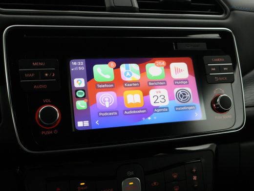 Nissan Leaf N-CONNECTA 40 KWH *8.228 KM* ADAPTIVE CRUISE / 360 CAMERA / STANDKACHEL / APPLE CARPLAY ActivLease financial lease