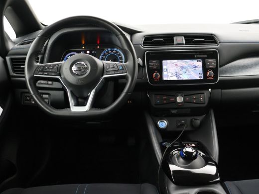 Nissan Leaf N-CONNECTA 40 KWH *8.228 KM* ADAPTIVE CRUISE / 360 CAMERA / STANDKACHEL / APPLE CARPLAY ActivLease financial lease