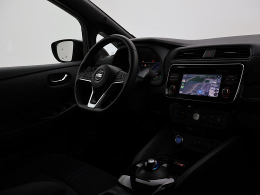 Nissan Leaf N-CONNECTA 40 KWH *8.228 KM* ADAPTIVE CRUISE / 360 CAMERA / STANDKACHEL / APPLE CARPLAY ActivLease financial lease