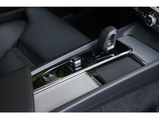 Volvo  V60 2.0 B4 Plus Dark | Trekhaak | Camera | Adaptive Cruise | Stuur/stoelverwarming ActivLease financial lease