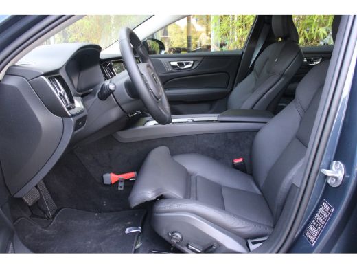 Volvo  V60 2.0 B4 Plus Dark | Trekhaak | Camera | Adaptive Cruise | Stuur/stoelverwarming ActivLease financial lease