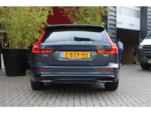 Volvo  V60 2.0 B4 Plus Dark | Trekhaak | Camera | Adaptive Cruise | Stuur/stoelverwarming ActivLease financial lease