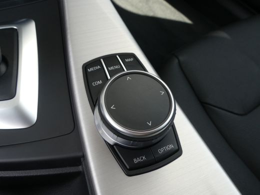BMW 3 Serie Touring 318i M Sport Corporate Lease | NAVI | STOELVERWARMING | PARKEERSENSOREN | ActivLease financial lease
