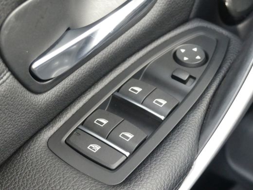 BMW 3 Serie Touring 318i M Sport Corporate Lease | NAVI | STOELVERWARMING | PARKEERSENSOREN | ActivLease financial lease