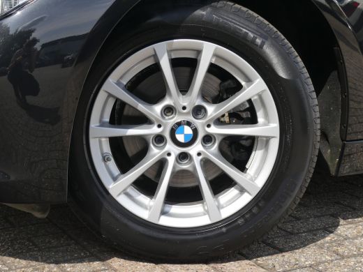 BMW 3 Serie Touring 318i M Sport Corporate Lease | NAVI | STOELVERWARMING | PARKEERSENSOREN | ActivLease financial lease