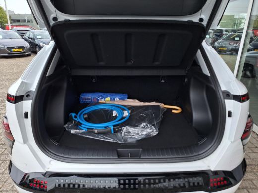 Hyundai Kona Comfort Smart 65.4 kWh | 19" Premium lichtmetalenvelgen | Warmtepomp | Dodehoek assistentie | V2L | ActivLease financial lease