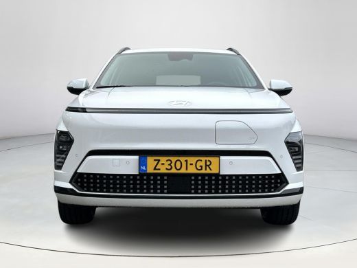Hyundai Kona Comfort Smart 65.4 kWh | 19" Premium lichtmetalenvelgen | Warmtepomp | Dodehoek assistentie | V2L | ActivLease financial lease