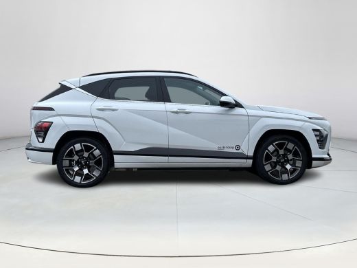 Hyundai KONA Comfort Smart 65.4 kWh | 19" Premium lichtmetalenvelgen | Warmtepomp | Dodehoek assistentie | V2L | ActivLease financial lease