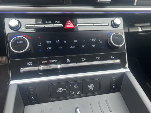 Hyundai Santa Fe 1.6 T-GDI PHEV Premium Plus 4WD 7p. | Demo Voordeel € 11000,- ! | Black Edition | 21" velgen | Tr... ActivLease financial lease