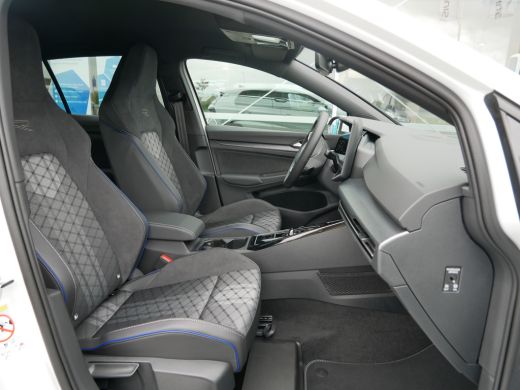 Volkswagen Golf Volkswagen R-Line Edition | Inclusief € 2000,- inruilvoordeel Inclusief € 2000,- inruilvoordeel |... ActivLease financial lease