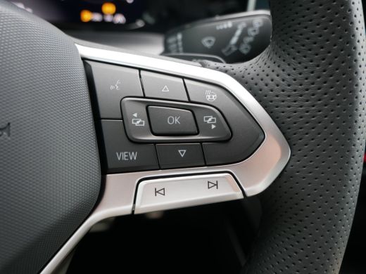 Volkswagen Golf Volkswagen R-Line Edition | Inclusief € 2000,- inruilvoordeel Inclusief € 2000,- inruilvoordeel |... ActivLease financial lease