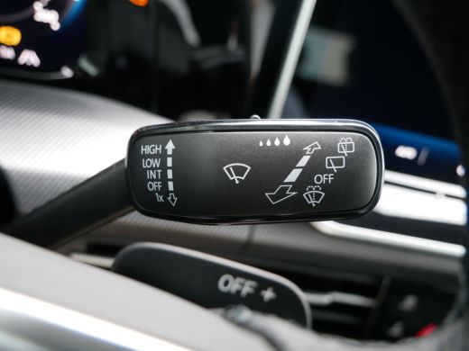 Volkswagen Golf Volkswagen R-Line Edition | Inclusief € 2000,- inruilvoordeel Inclusief € 2000,- inruilvoordeel |... ActivLease financial lease