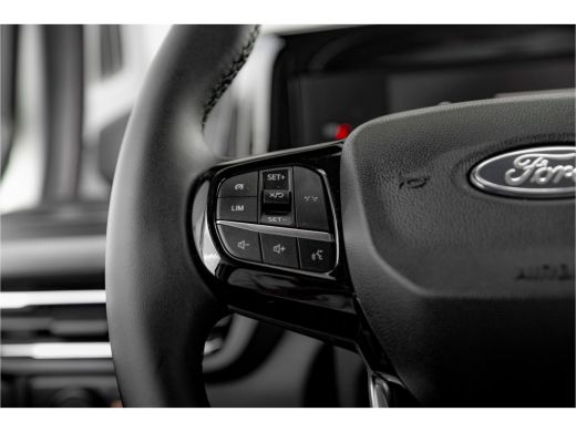 Ford Transit Custom 2024 | 170 Pk Limited | 18 "| Automaat | Camera | Adaptive Cruise | Trekhaak ActivLease financial lease
