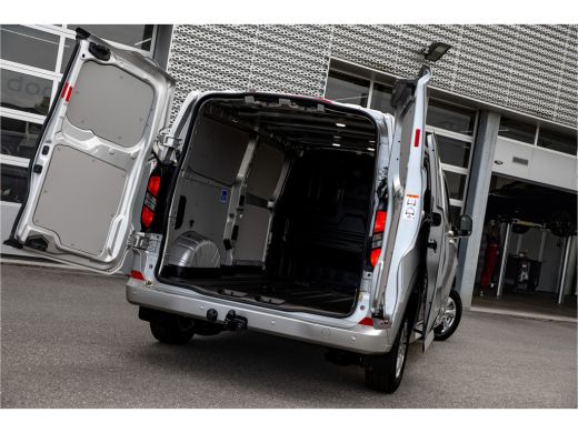 Ford Transit Custom 2024 | 170 Pk Limited | 18 "| Automaat | Camera | Adaptive Cruise | Trekhaak ActivLease financial lease