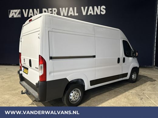 Peugeot Boxer 2.2 BlueHDi 120pk L2H2 Euro6 Airco | 2500kg Trekhaak | Cruisecontrol | Parkeersensoren Bijrijders... ActivLease financial lease