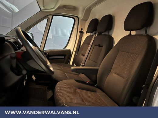 Peugeot Boxer 2.2 BlueHDi 120pk L2H2 Euro6 Airco | 2500kg Trekhaak | Cruisecontrol | Parkeersensoren Bijrijders... ActivLease financial lease
