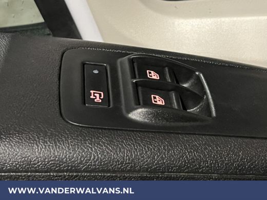 Peugeot Boxer 2.2 BlueHDi 120pk L2H2 Euro6 Airco | 2500kg Trekhaak | Cruisecontrol | Parkeersensoren Bijrijders... ActivLease financial lease