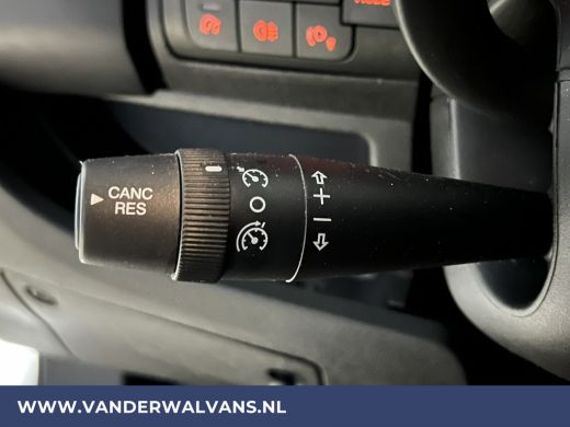 Peugeot Boxer 2.2 BlueHDi 120pk L2H2 Euro6 Airco | 2500kg Trekhaak | Cruisecontrol | Parkeersensoren Bijrijders... ActivLease financial lease