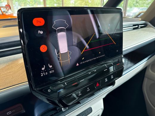 Volkswagen ID. Buzz Pro 77kWh 204pk / Adaptive Cruise Control / Navigatiesysteem / Achteruitrijcamera / Koplampverlic... ActivLease financial lease