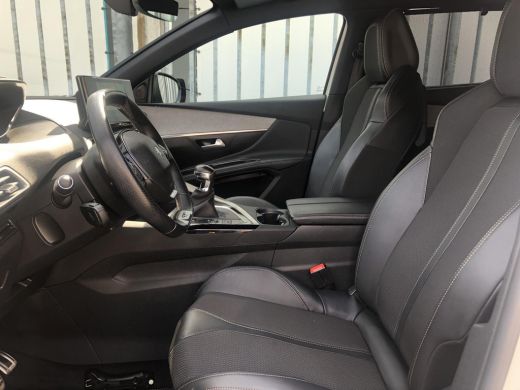 Peugeot 5008 1.2 PureTech GT 7persoons | Camera | 19'' L.M. | Navigatie ActivLease financial lease