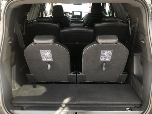 Peugeot 5008 1.2 PureTech GT 7persoons | Camera | 19'' L.M. | Navigatie ActivLease financial lease