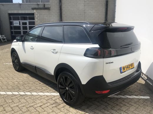 Peugeot 5008 1.2 PureTech GT 7persoons | Camera | 19'' L.M. | Navigatie ActivLease financial lease