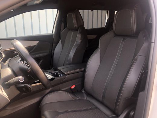 Peugeot 5008 1.2 PureTech GT 7persoons | Camera | 19'' L.M. | Navigatie ActivLease financial lease