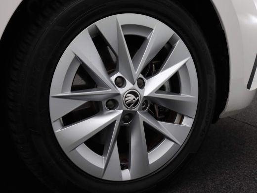 Skoda Octavia Combi 1.4 TSI iV PHEV Business Edition 204PK DSG Trekhaak, park distance control, adaptive cruise... ActivLease financial lease