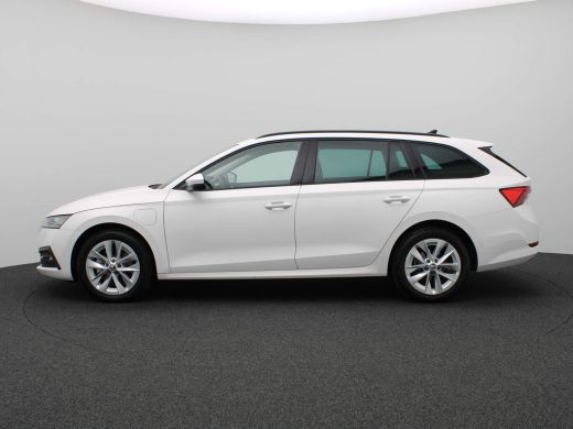 Skoda Octavia Combi 1.4 TSI iV PHEV Business Edition 204PK DSG Trekhaak, park distance control, adaptive cruise... ActivLease financial lease