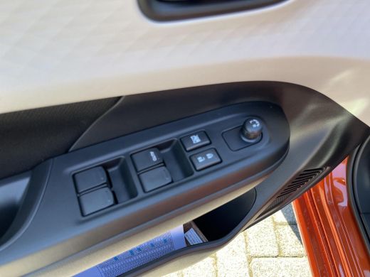 Suzuki Swift 1.2 Select Smart Hybrid ActivLease financial lease