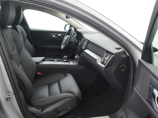 Volvo  V60 B4 Plus Dark | Stoel & stuurwielverwarming | Lederen interieur |Adaptieve cruise control incl. BL... ActivLease financial lease