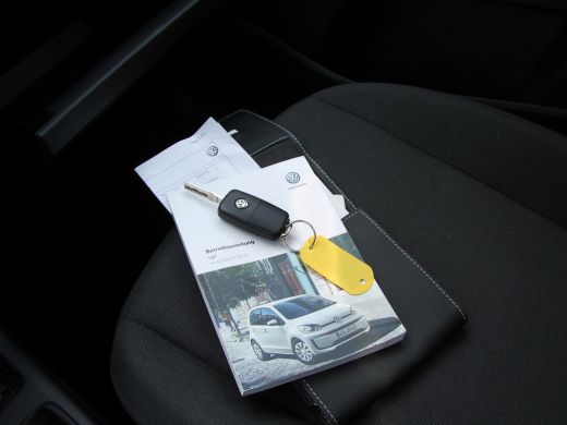 Volkswagen up! 1.0 BMT move up! Cruise | Apps | Camera ActivLease financial lease