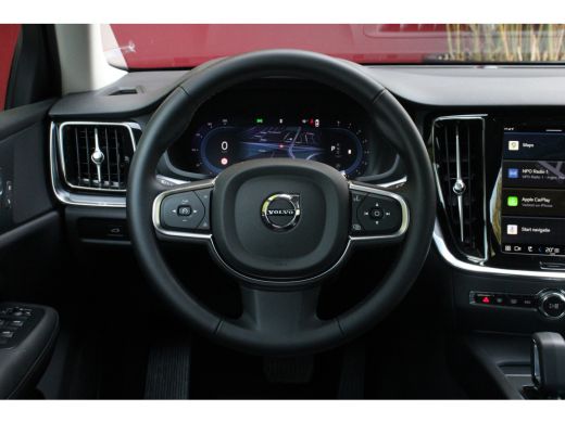 Volvo  V60 2.0 B3 Automaat Essential Edition | Trekhaak | Camera | Adaptive Cruise | Dodehoeksensoren | Stuu... ActivLease financial lease