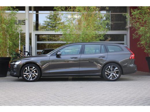 Volvo  V60 2.0 B3 Automaat Essential Edition | Trekhaak | Camera | Adaptive Cruise | Dodehoeksensoren | Stuu... ActivLease financial lease