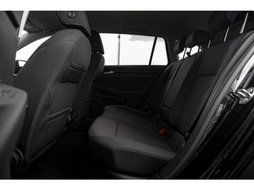Volkswagen Golf Life Edition Inclusief €2000,- inruilvoordeel | | 'App-Connect' draadloze smartphone integratie |... ActivLease financial lease