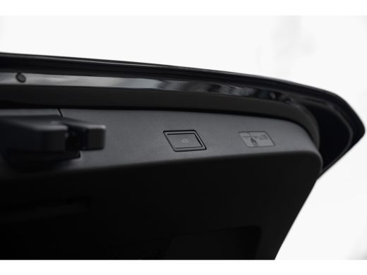 Volkswagen Golf Life Edition Inclusief €2000,- inruilvoordeel | | 'App-Connect' draadloze smartphone integratie |... ActivLease financial lease