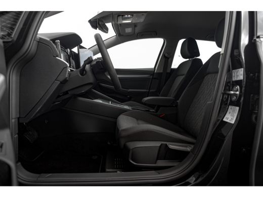 Volkswagen Golf Life Edition Inclusief €2000,- inruilvoordeel | | 'App-Connect' draadloze smartphone integratie |... ActivLease financial lease