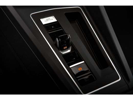 Volkswagen Golf Life Edition Inclusief €2000,- inruilvoordeel | | 'App-Connect' draadloze smartphone integratie |... ActivLease financial lease