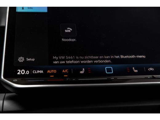 Volkswagen Golf Life Edition Inclusief €2000,- inruilvoordeel | | 'App-Connect' draadloze smartphone integratie |... ActivLease financial lease