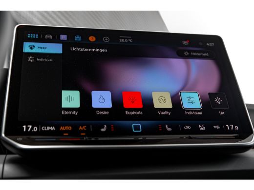 Volkswagen Golf Life Edition Inclusief €2000,- inruilvoordeel | | 'App-Connect' draadloze smartphone integratie |... ActivLease financial lease
