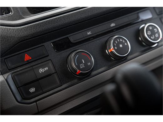 Volkswagen Crafter | Exclusive | Ontario Green | Navi | Led | Adaptive Cruise | Multistuur | Camera ActivLease financial lease