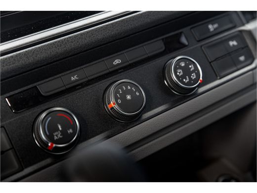Volkswagen Crafter | Exclusive | Ontario Green | Navi | Led | Adaptive Cruise | Multistuur | Camera ActivLease financial lease