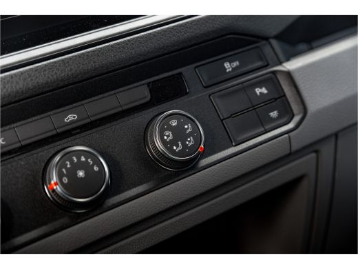 Volkswagen Crafter | Exclusive | Ontario Green | Navi | Led | Adaptive Cruise | Multistuur | Camera ActivLease financial lease