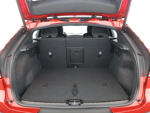 Volvo  C40 Single Motor Extended Range Plus 82 kWh Direct leverbaar! | Stoel & stuurwielverwarming | Parkass... ActivLease financial lease