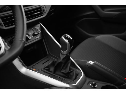 Volkswagen Polo Life Edition Inclusief €2000,- inruilvoordeel | 'App-Connect' draadloze smartphone integratie | B... ActivLease financial lease