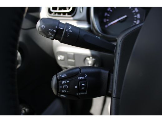 Citroën C3 1.2 PureTech Feel Edition "Metallic lak Ambiance Wood Techno Nav Pack 17"" lichtmetalen velgen 'V... ActivLease financial lease