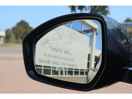 Land Rover Range Rover Evoque 1.5 P300e AWD SE Schuifkanteldak/ DAB+ ActivLease financial lease
