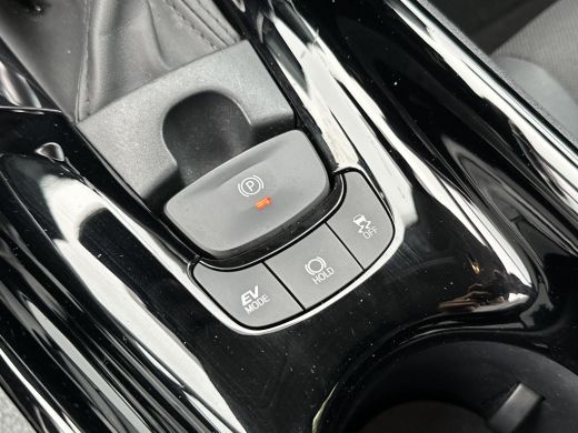 Toyota C-HR 2.0 Hybrid Dynamic | Apple Carplay/Android auto | Achteruitrijcamera | Climate control ActivLease financial lease
